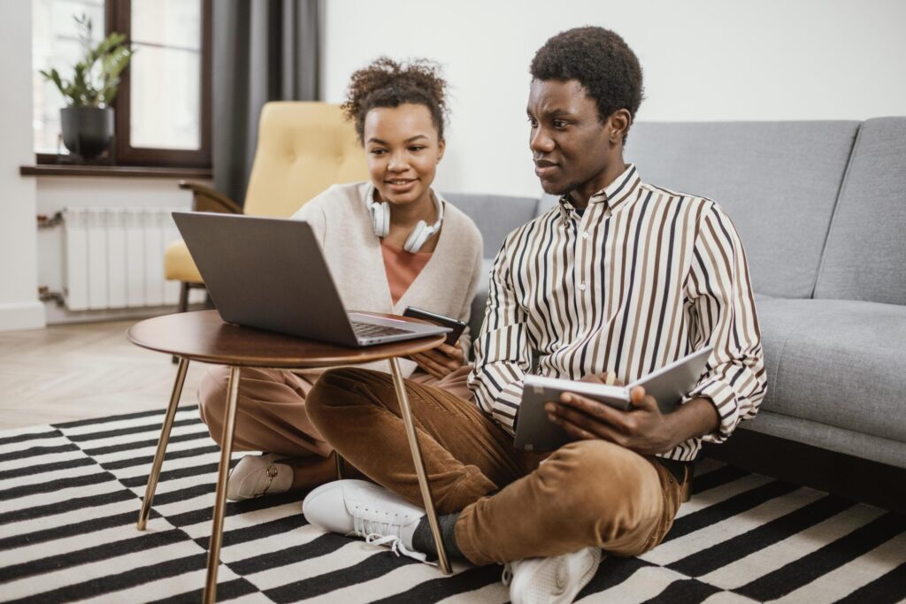 In this guide, we will break down 5 proven strategies that can help beginners and even experienced marketers. These strategies are simple, practical, and tailored to Nigeria’s growing online market. If you are looking for extra income, you can learn how to make money with affiliate marketing in Nigeria.