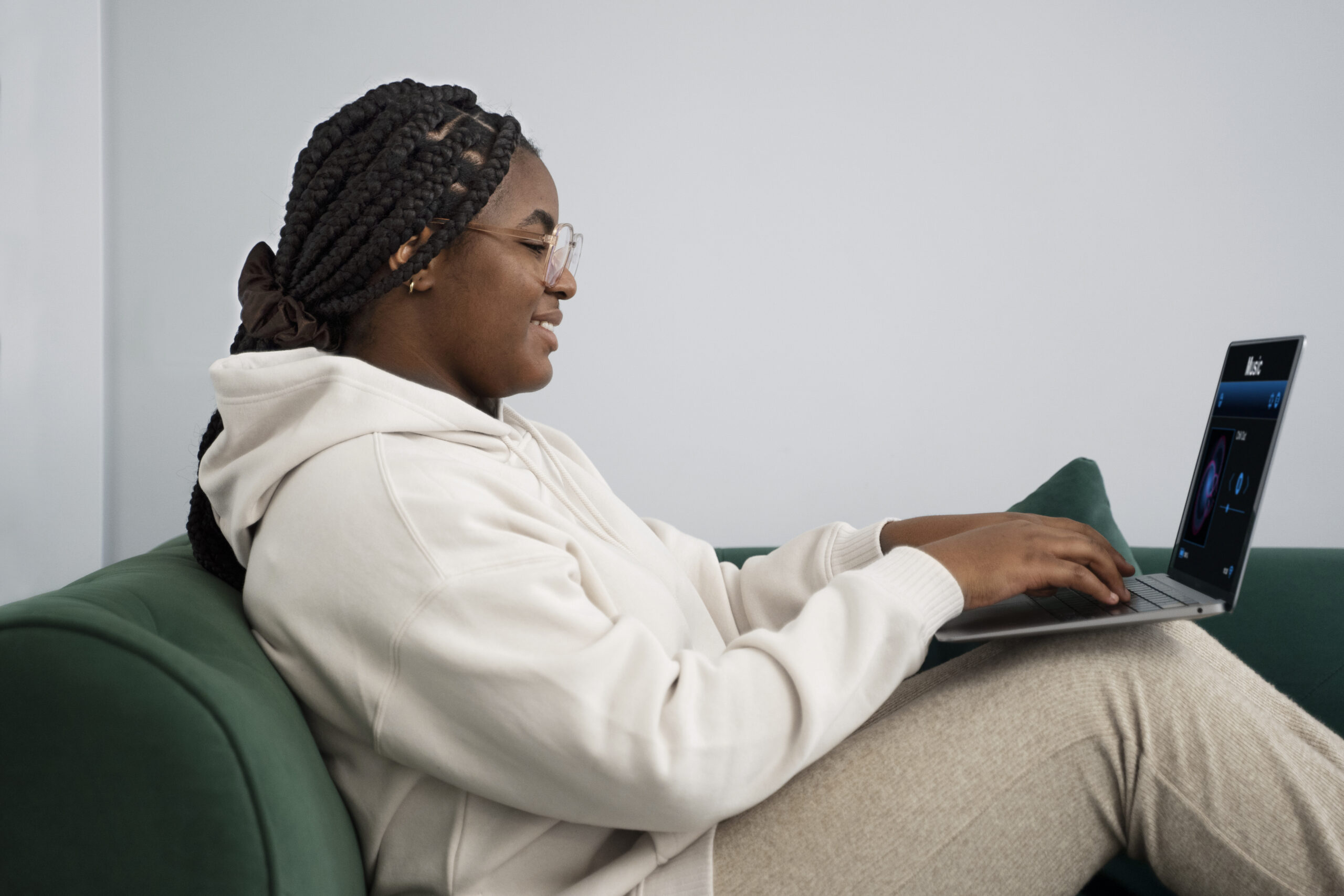 In this guide, you will learn how to get free digital marketing education in Nigeria, the best platforms to use, and how to practice your skills to build a career. Digital marketing is now one of the most important skills in the modern world. Every business in Nigeria wants to grow online, reach more people, and make more sales. If you are a student, job seeker, or entrepreneur, learning digital marketing can change your life. 