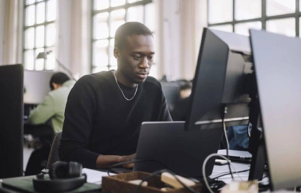 How to Create Compelling Ad Copy and Creatives Advertising is everywhere today. On your phone. On websites. On social media. On search engines. Every business wants attention. But attention is hard to get. People scroll fast. People ignore ads fast.