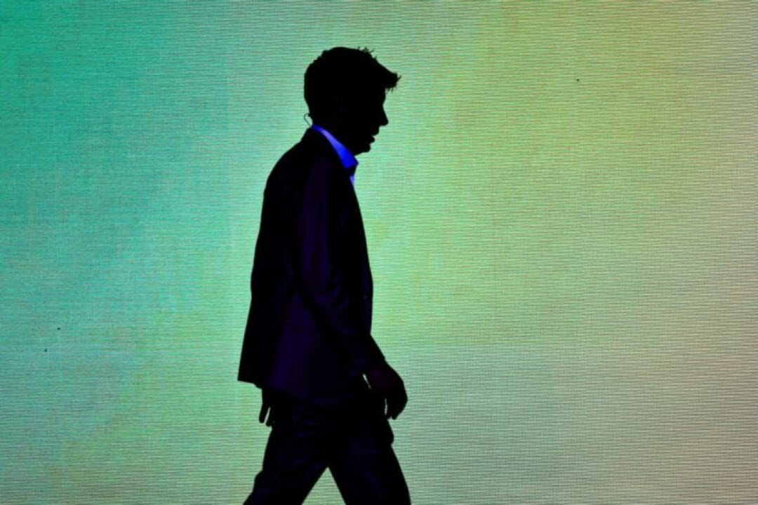 OpenAI Audio AI Bets Big as Silicon Valley’s Revolutionary War on Screens Intensifies For many years, screens have ruled our lives. We wake up to phone screens. We work on computer screens. We relax by staring at TV screens. Now, something big is changing. Silicon Valley is slowly turning away from screens and moving toward sound and voice.